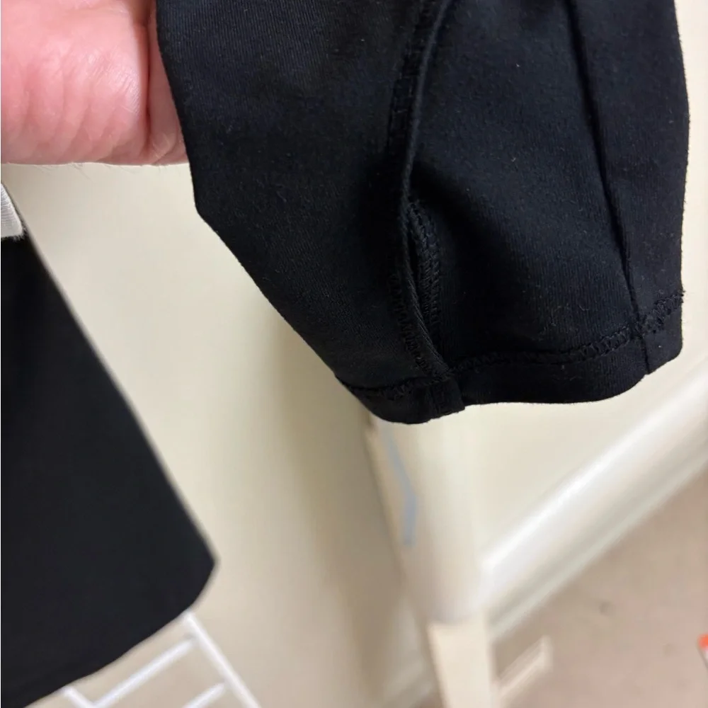 BUNDLE OF TWO L.L.Bean Women’s “Missis” size XS long sleeve activewear shirts. - Picture 15 of 16